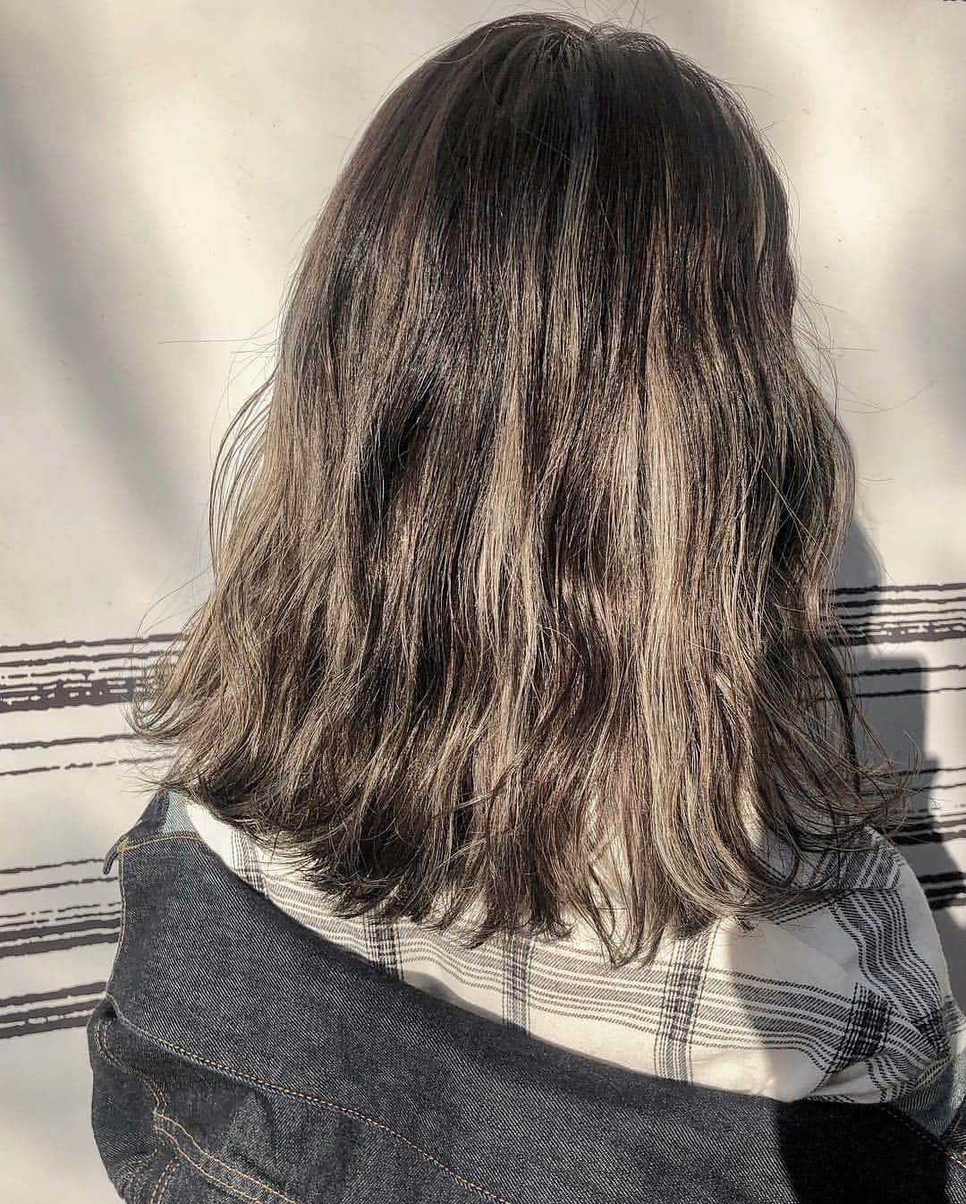 hair_ISMさんのインスタグラム写真 - (hair_ISMInstagram)「#repost @momomika0314 via @PhotoAroundApp  自然光はんぱないー♡  ISM MINAMIAOYAMA @hair_ism 平日11:00〜21:00 土日祝 10:00〜19:00 https://beauty.hotpepper.jp/smartphone/slnH000377095/ お電話でのご予約は03-5785-0588まで お願い致します。 ISMシャンプートリートメントはこちらから https://stylecreation.jp/smp/user_data/ism.php」3月22日 13時34分 - hair_ism