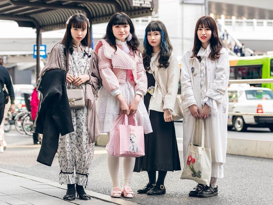 Harajuku Japanさんのインスタグラム写真 - (Harajuku JapanInstagram)「Tokyo Fashion Week street snaps!! Our snaps from Tokyo Fashion Week are being published each day on Vogue.com (@VogueRunway). Please check them all by clicking the link in our Instagram bio. Thank you to all of the amazing people we are meeting this week! Also, if you're in these snaps and you want to be tagged, let us know in the comments!!」3月22日 13時35分 - tokyofashion