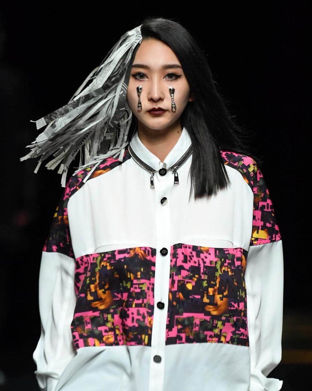 のインスタグラム：「@acuodbychanu 2019AW🗞💎🔥 ﻿ #acuodbychanu #afw2019aw」