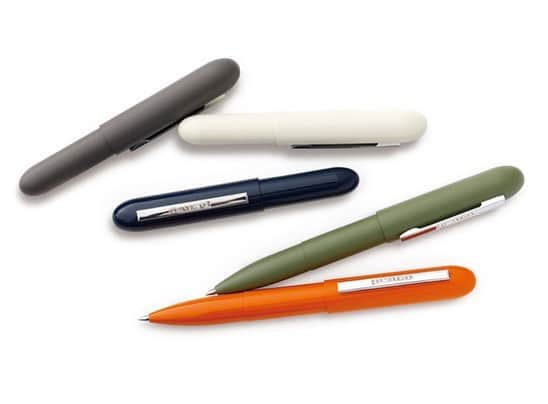 HIGHTIDE/ハイタイドさんのインスタグラム写真 - (HIGHTIDE/ハイタイドInstagram)「. 【本日3/22（金）より先行予約受付開始！】 . 20周年を迎えたpencoの新商品、バレットボールペンが本日より予約受付スタート！ 真鍮を削り出しつくられたpencoオリジナルのバレット型ボールペンは、品質と使いやすさにこだわったシンプルなフォルム。艶なし仕上げのブラックとカーキ、艶あり仕上げのアイボリー、レッド、ネイビーの5色展開です。 . HIGHTIDE ONLINE & ZOZOTOWNにて先行予約受付中です。4月下旬発送予定。 penco.jp/news/20th/ @penco_jpn . #hightide #ハイタイド #penco #ペンコ #20th #20thanniversary  #先行予約  #ボールペン」3月22日 13時51分 - hightide_japan