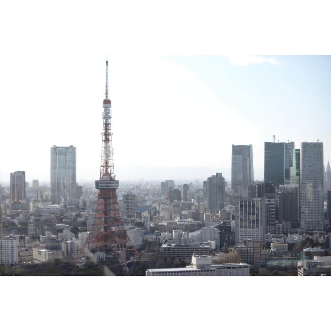 大越光貴さんのインスタグラム写真 - (大越光貴Instagram)「#TOKYO #tokyotower #landmark #tokyo #japan #clouds #sunshine #tokyocameraclub #holiday #landscape #photographer #nikon #曇り空 #東京タワー #東京 #日本 #東京カメラ部 #ファインダー越しの私の世界 #ニコン」3月22日 13時46分 - koukoshi
