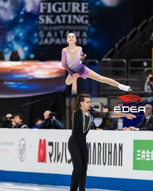 Martin Bidařのインスタグラム：「Our first big competition is done and we couldn't be happier! Special thanks to our coaches @dmitrisimba @petr_bidar and @t.verner for your patience!😁😍🙏 Now let's work for the next season💪🏼🇨🇿🦁 #worlds #japan #experience #czechpower」