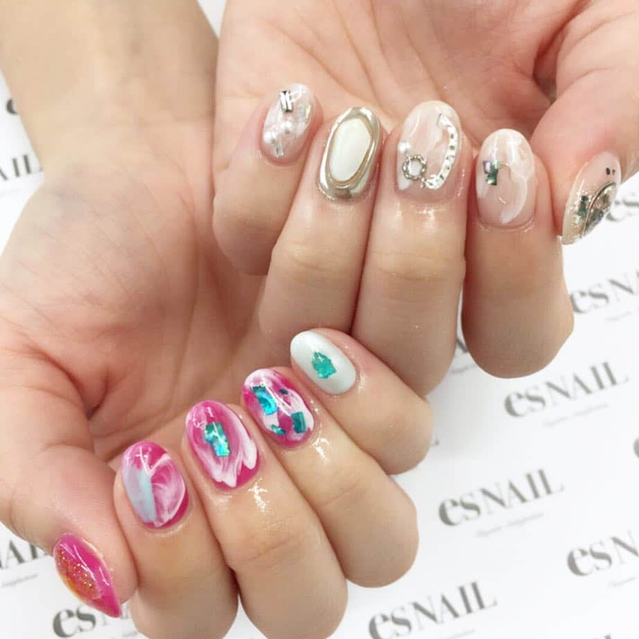 esNAILさんのインスタグラム写真 - (esNAILInstagram)「asymmetry 💅✨ ・ ・ #asymmetrynail#nail#nails#nailart#naildesign#esnail#esnail_shibuya#gelnail#ネイル#エスネイル#ジェルネイル#esネイル#ネイルデザイン#美甲#newnail @esnail_la」3月22日 13時58分 - esnail_japan