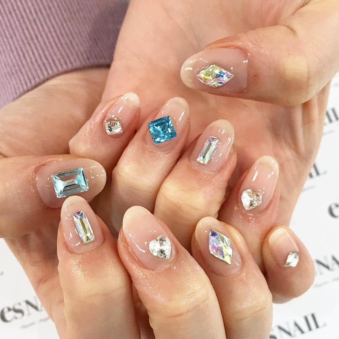 esNAILさんのインスタグラム写真 - (esNAILInstagram)「. bijou nails💍 . #nail#nails#nailart#naildesign#esnail#esnail_shibuya#gelnail#ネイル#エスネイル#ジェルネイル#esネイル#ネイルデザイン#美甲#newnail @esnail_la」3月22日 14時14分 - esnail_japan