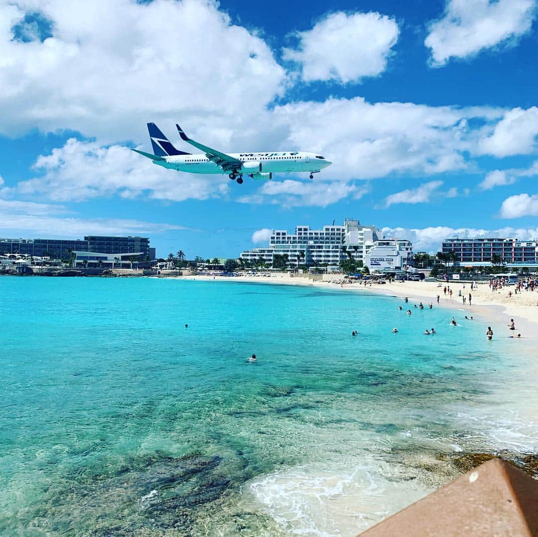 阪井あゆみさんのインスタグラム写真 - (阪井あゆみInstagram)「#byebye  #stmartin #wonderful_country」3月22日 14時16分 - ayumisakai0121