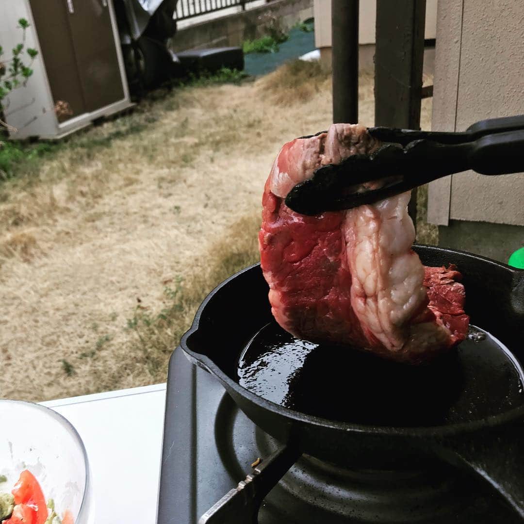 高橋文樹のインスタグラム：「庭ーベキューの季節ですね」