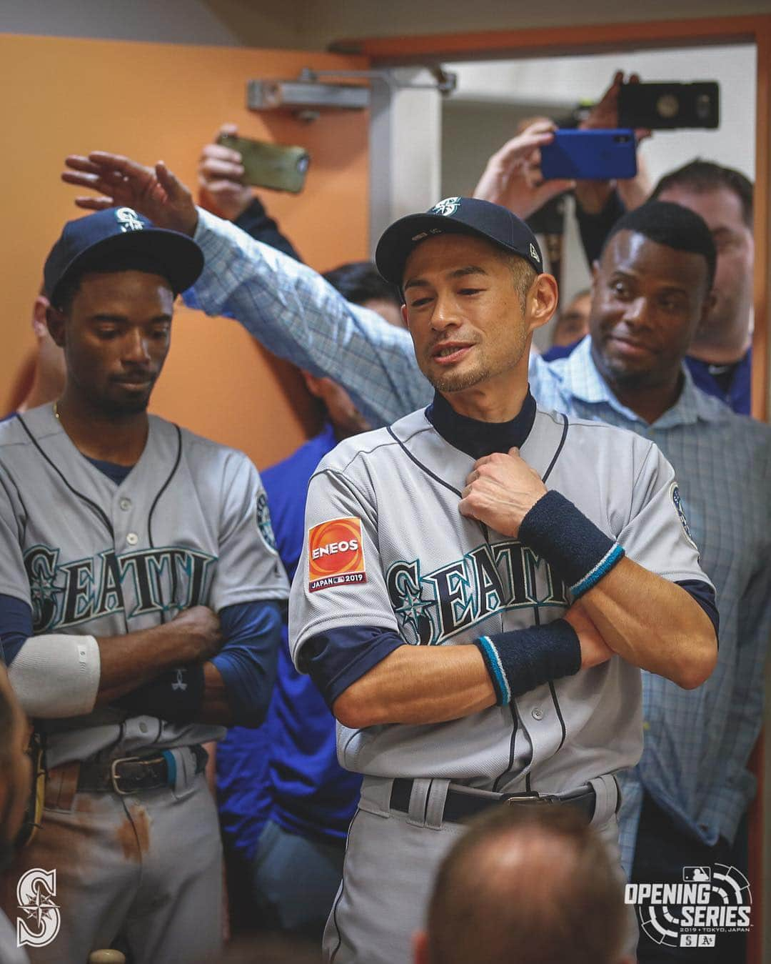 シアトル・マリナーズさんのインスタグラム写真 - (シアトル・マリナーズInstagram)「A night to remember. #ThanksIchiro」3月22日 14時41分 - mariners