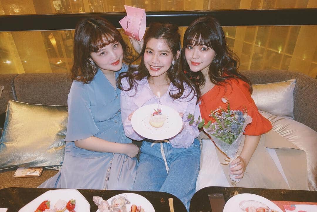 のインスタグラム：「ㅤㅤㅤㅤㅤㅤㅤㅤㅤㅤ ㅤㅤㅤㅤㅤㅤㅤㅤㅤㅤ 大好きなアリーの誕生日を みーちゃんと計画立てて サプライズでお祝い🎂🍓️💓 ㅤㅤㅤㅤㅤㅤㅤㅤㅤㅤ アリーいちご大好きで毎日食べてるって情報を得て どこに向かうか知らせず駅で待ち合わせて、サプライズでいちごブュッフェに連れてったよ💕 ㅤㅤㅤㅤㅤㅤㅤㅤㅤㅤ サプライズを考えたり、プレゼントを選んだりする時間も楽しくてアリーが喜んでくれて嬉しくて幸せな時間だった🥰🌹✨ ㅤㅤㅤㅤㅤㅤㅤㅤㅤㅤ アリーいつもありがとう️💓 これからもよろしくね✨ ㅤㅤㅤㅤㅤㅤㅤㅤㅤㅤ #anaintercontinentaltokyo  #アナインターコンチネンタル東京  #苺ブュッフェ #ブュッフェ #苺 #いちご #strawberry #誕生日 #誕生日プレゼント #誕生日サプライズ」