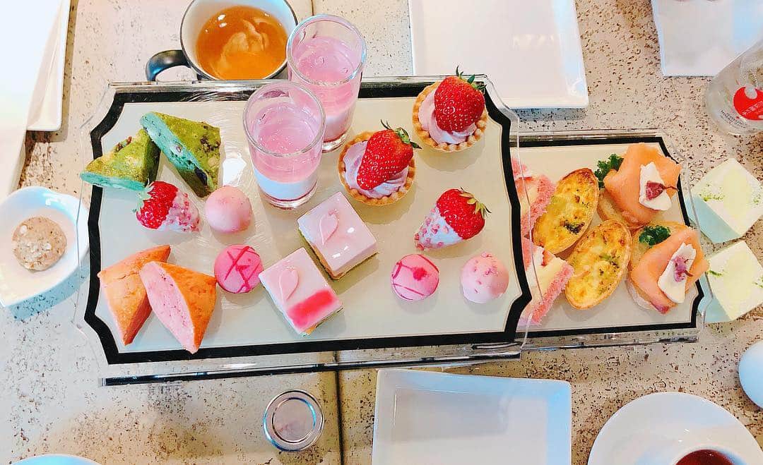 森下紀子さんのインスタグラム写真 - (森下紀子Instagram)「. テラスで Strawberry Afternoon tea🍓✨ . #Afternoontee #アフタヌーンティー」3月22日 15時21分 - noriko_morishita_