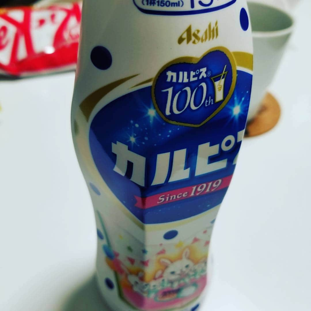 紘毅さんのインスタグラム写真 - (紘毅Instagram)「レコーディング。カルピスと共に。」3月22日 15時44分 - hirokinginging