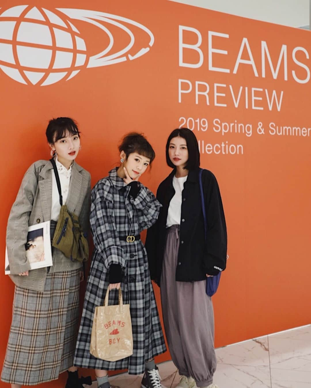 紀卜心さんのインスタグラム写真 - (紀卜心Instagram)「Beams🔥春夏新品發表 我再度被燒得體無完膚 我好喜歡TORI-TO手作拼接系列啊!!第三張的Maturely新品也是我的菜 每套都好想打包ಥ_ಥ 有沒有覺得我拿起來比的都很適合我🤣🤣 #beams」3月22日 15時53分 - eatzzz7