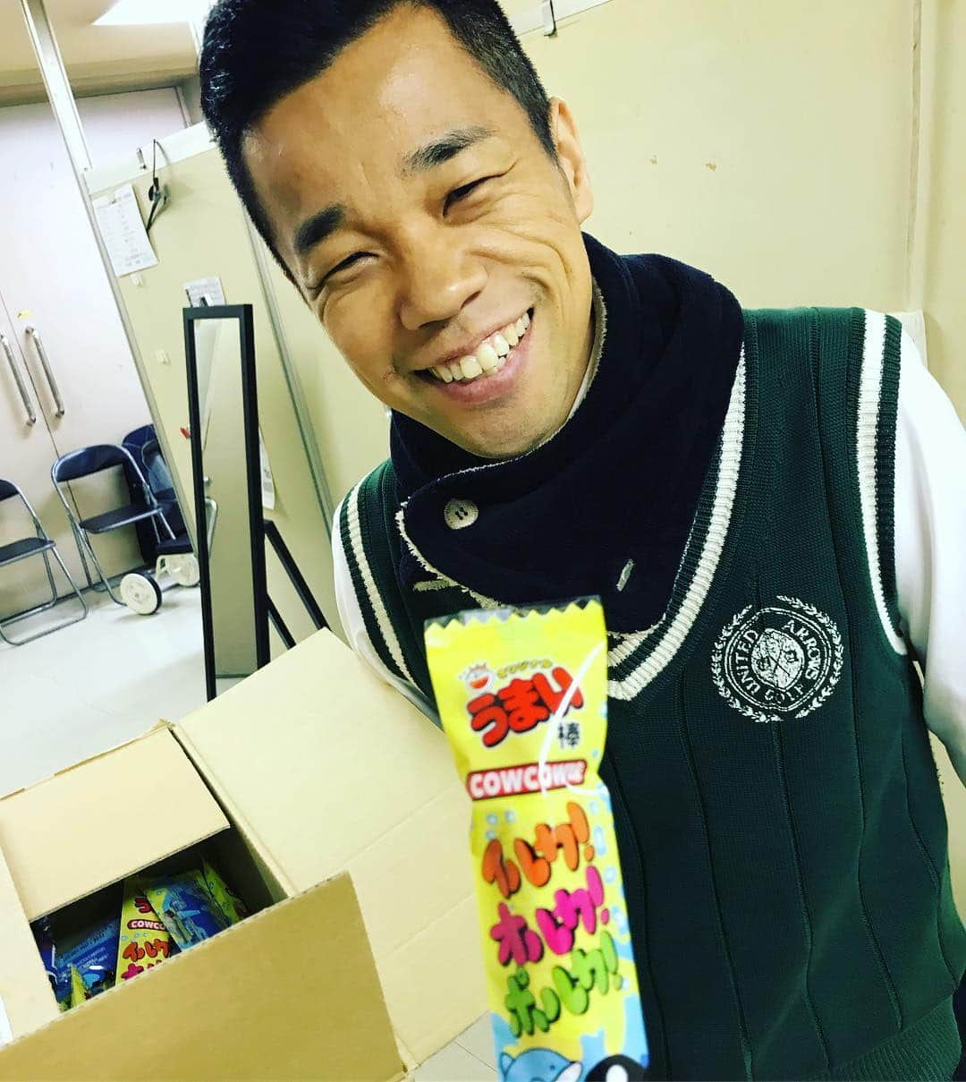 ハチミツ二郎さんのインスタグラム写真 - (ハチミツ二郎Instagram)「うまい棒COWCOW味」3月22日 16時06分 - jirohachimitsu