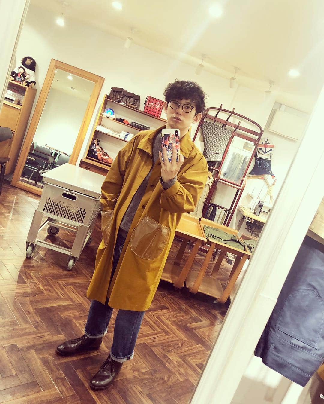 芦沢統人のインスタグラム：「欲しかった春コートをゲット！！ わーい！！スリラバあざす！！ #大学芋カラー」