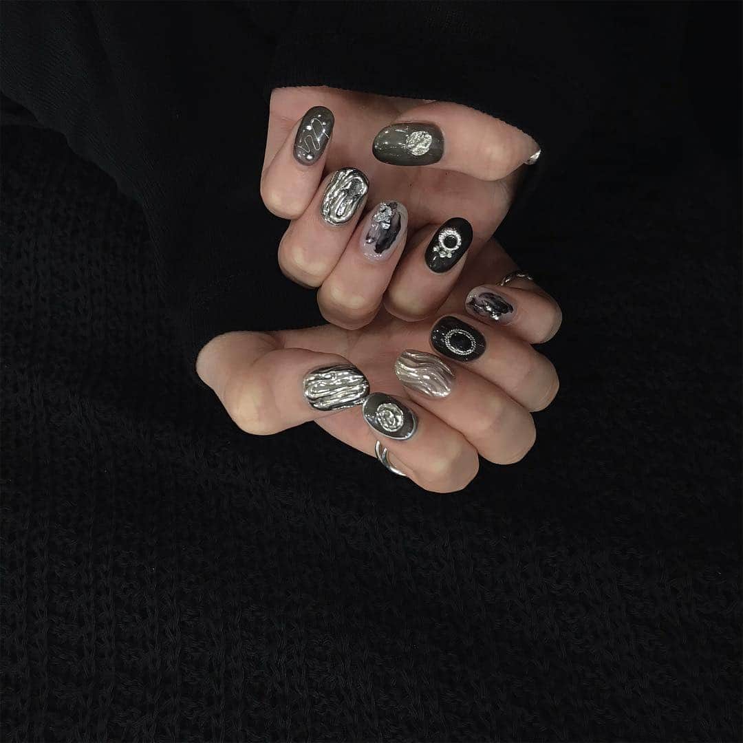 のインスタグラム：「new nails👶🏻❤︎ いつもありがとうございます☺︎ @chipieee_tokyo  #newnails#77_nails」