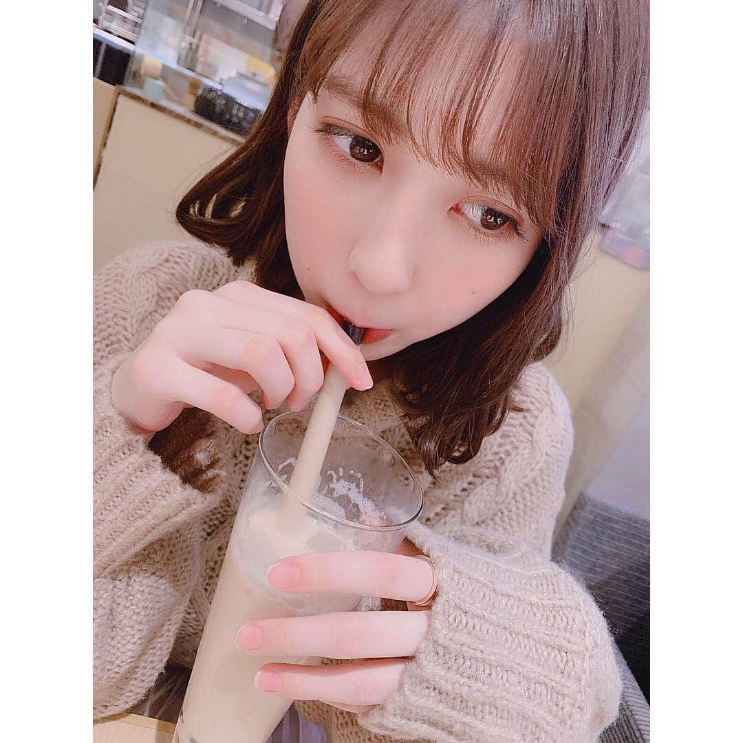 松岡菜摘さんのインスタグラム写真 - (松岡菜摘Instagram)「. . 彼女とデートなうに使って良いよ☺︎ . #タピオカ #ミルクティー #tapioca #milktea #彼女とデートなうに使っていいよ #みくりんカメラ」3月22日 16時56分 - natsustagram_hkt