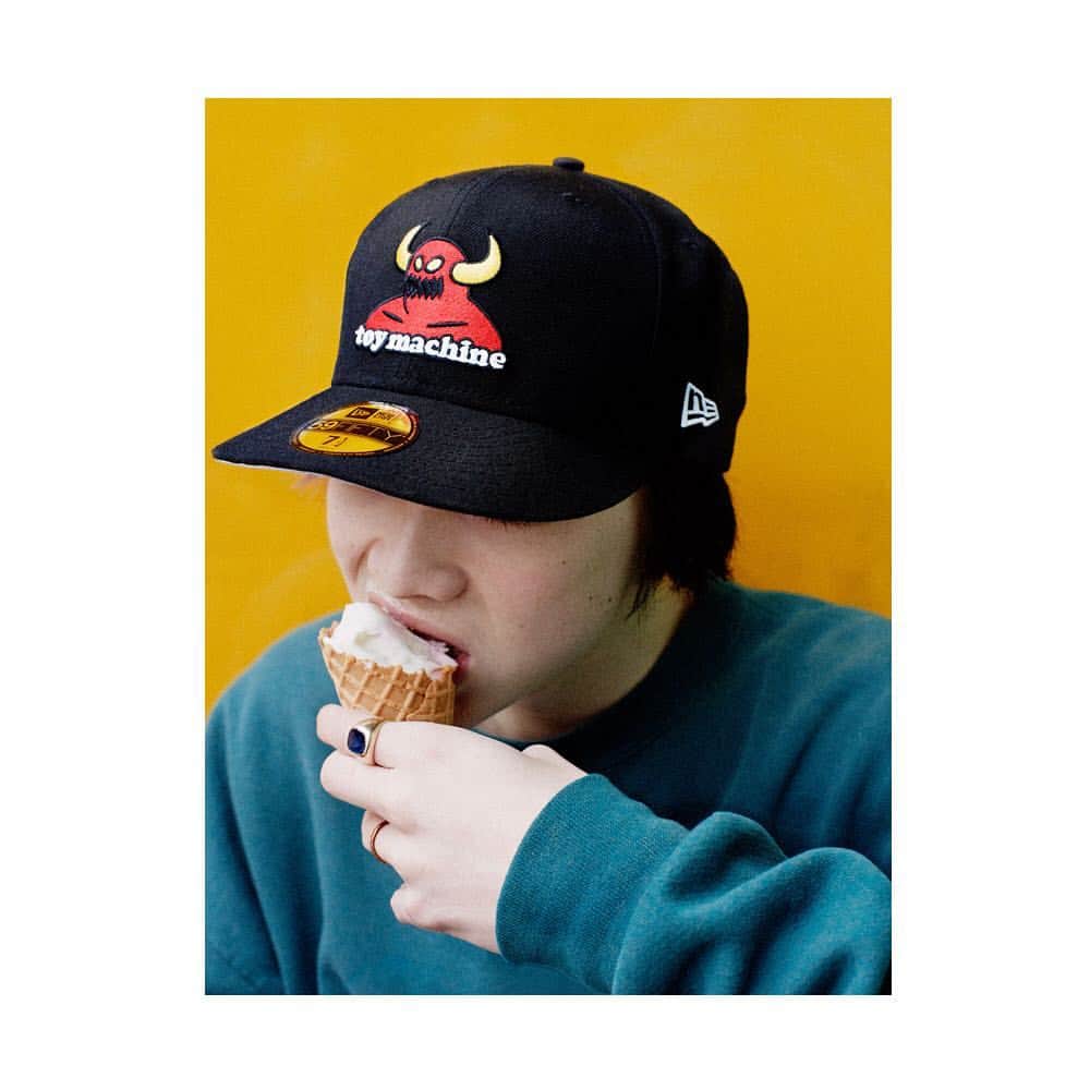 のインスタグラム：「雑誌『Ollie』とのコラボレーション企画。 #NewEra #ニューエラ #NewEraJapan #olliemagazine #olliemag #ollie #TOYMACHINE  Photo：Hidetoshi Narita」