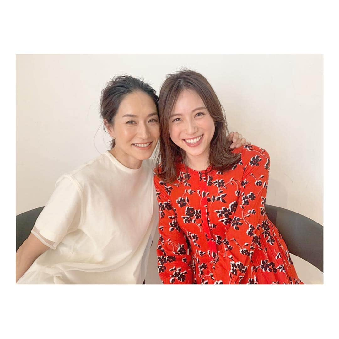 笹川友里さんのインスタグラム写真 - (笹川友里Instagram)「今月のjjの連載。対談のお相手は お馴染み、亀さんをお迎えしました🐢❤️ 亀さん実は元々OLさんだったのです。 お仕事の転機、決断のきっかけ お仕事のお話満載です✨ 本屋さんに寄られた際は是非ご覧下さい😊  #jj #光文社 #連載 #亀恭子 #スタイリスト #他の現場でお会いするのは #不思議な気分 #ありがとうございました」3月22日 22時30分 - sasagawayuri