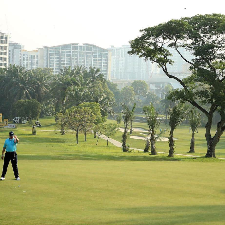 アーニー・エルスさんのインスタグラム写真 - (アーニー・エルスInstagram)「Enjoying my week in Kuala Lumpur #maybankchampionship and really happy to be playing some good golf again. Body feels good, ball striking is there now, feeling comfortable on the greens. Obviously looking forward to the weekend.」3月22日 22時30分 - ernieelsgolf