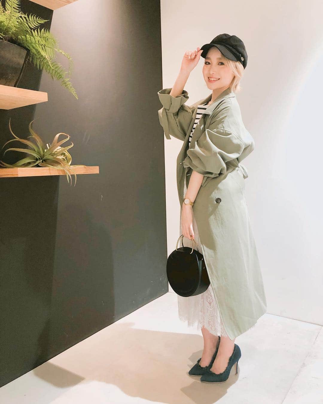 reika satoのインスタグラム：「. . トレンチはカーキをget💚 ボーダーはネイビー💙 スカートは去年ブラックを購入🖤 . 気付けばバック以外はほぼ私物🤭 . 春服かわいぃー💐💓 . @duras_official  #duras #sendai #forus #sendaiforus #fashion #ootd #khaki #border #lace #white #navy #denim #shorthair #153cm #153cmコーデ #低身長コーデ #デュラス #仙台」