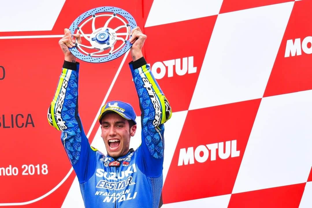 MotoGPさんのインスタグラム写真 - (MotoGPInstagram)「Sweet memories 🎉 // The 2018 #ArgentinaGP saw @alexrins stepping onto the podium for the first time in #MotoGP 💪 Can he fight this year in Termas de Río Hondo for his first victory in the premier class? #FBF #FlashbackFriday #AR42 #Motorcycle #Racing #Motorsport」3月22日 17時30分 - motogp