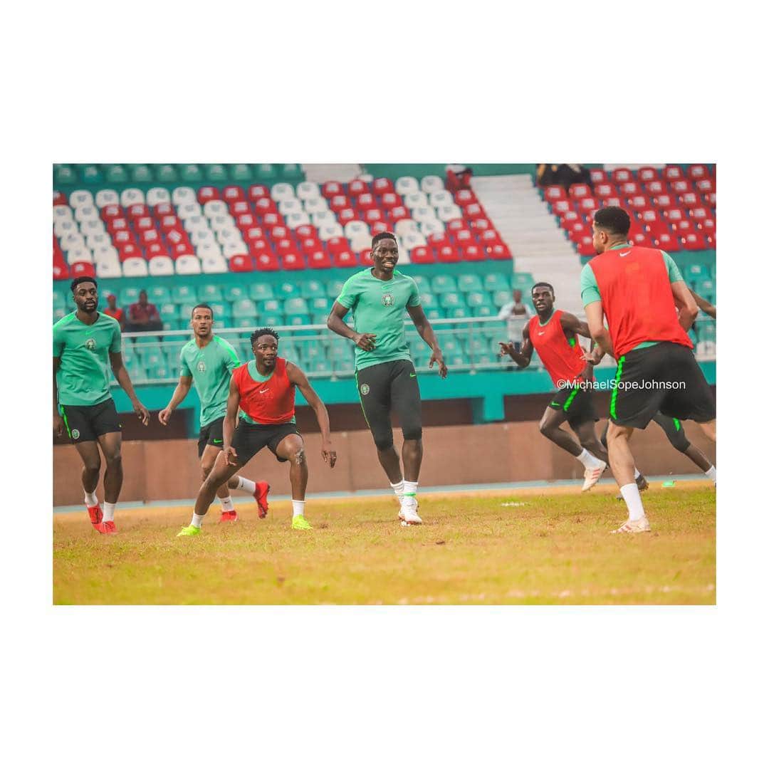 レオン・バログンさんのインスタグラム写真 - (レオン・バログンInstagram)「Final preparations are done.  We are ready. Let’s go Super Eagles of Nigeria 🦅🇳🇬」3月22日 17時38分 - leonbalogun