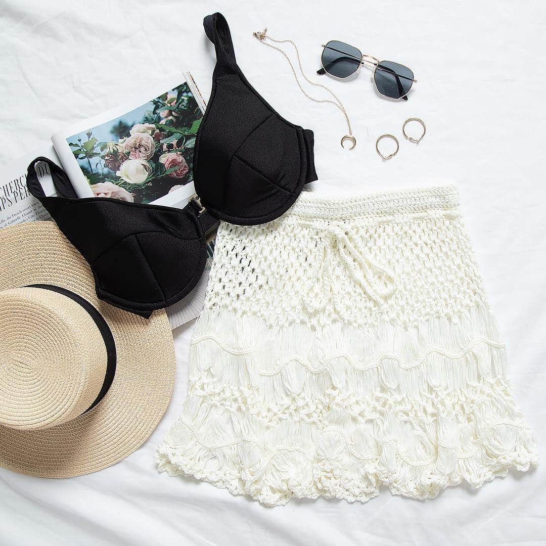 Beginning Boutiqueさんのインスタグラム写真 - (Beginning BoutiqueInstagram)「Bali babe 🌴 Dreaming of our next girls trip in the To Paradise Crochet Skirt White & @9.0swim Serena Bikini Top Metallic Black!」3月22日 17時34分 - beginningboutique