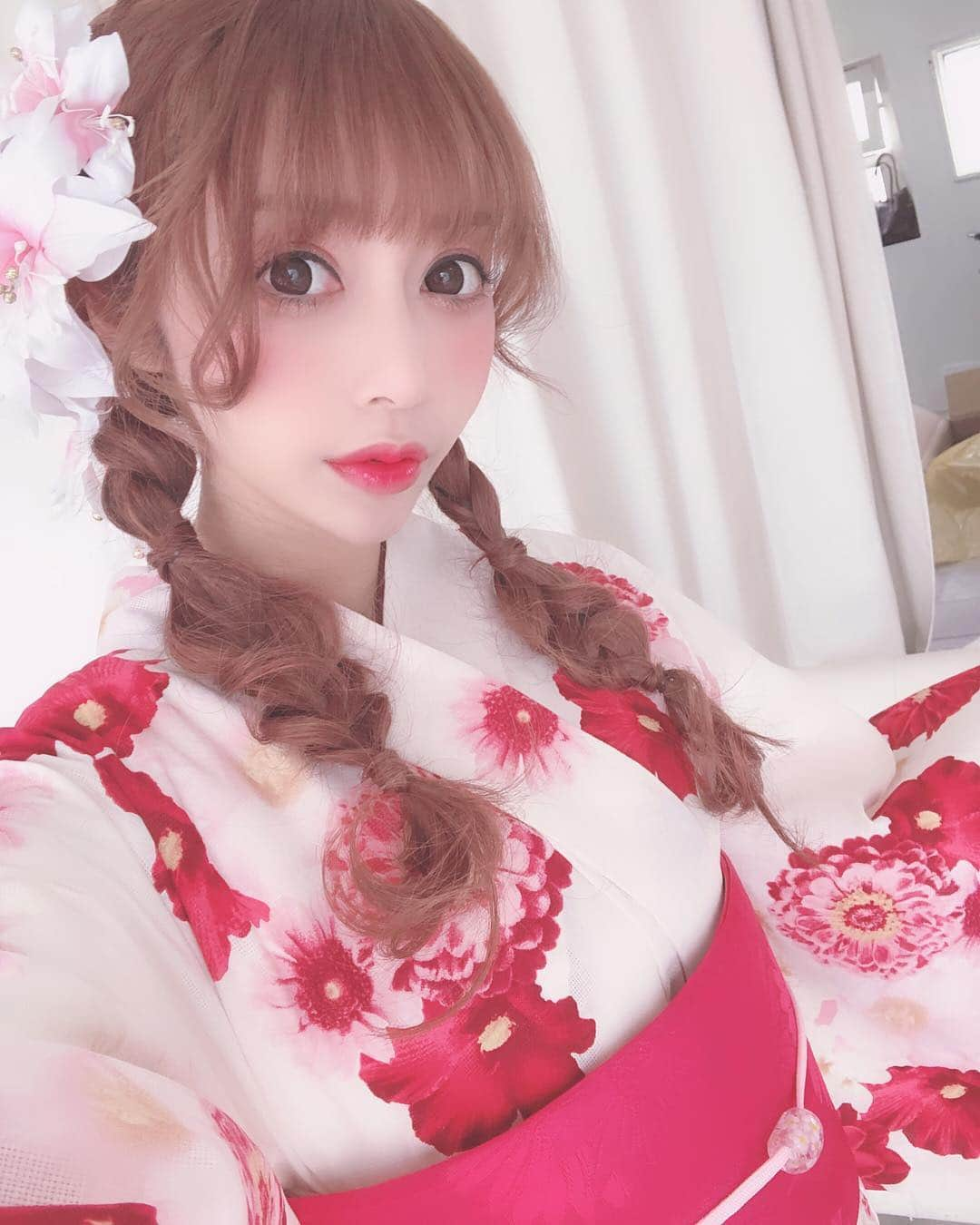 一條りおなさんのインスタグラム写真 - (一條りおなInstagram)「浴衣撮影👘💕 . 可愛すぎて個人的にも着たい❤️ . #shooting  #maisondebeaute  #fasion  #浴衣」3月22日 17時55分 - riona.i