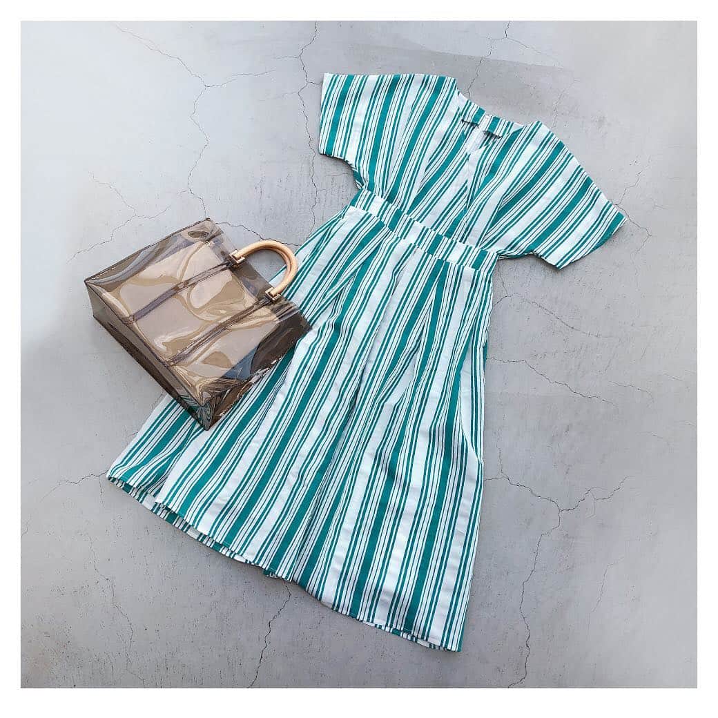 ur'sさんのインスタグラム写真 - (ur'sInstagram)「. 【NEW ITEM】 . ストライプ柄が爽やかな カシュクールデザインのワンピース。 . . ■ストライプカシュクールワンピース■ . . NO.BRXU0393 ＼新作★72H限定10%OFF／ ￥4,990+tax　⇒　￥4,491+tax . ご購入は、写真をタップして 商品ページへ✔️ . 商品・ご注文に関しては、 下記よりお問い合わせお願いいたします。 . info@ur-s.me . . . #urs_official #urs #coordinate #instagood #ootd #spring #ファッション #fashion #outfit#2019ss #ワンピース #onepiece #きれいめ #プチプラ」3月22日 17時57分 - urs_official