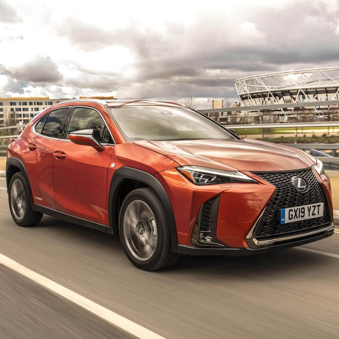 Lexus UKさんのインスタグラム写真 - (Lexus UKInstagram)「The all-new #LexusUX is on sale now.  Visit the Lexus.co.uk website to find out more.  #Design #CarDesign #Automotive #Lexus」3月22日 18時00分 - lexusuk