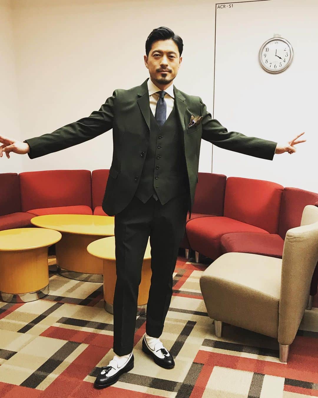 鈴木啓太さんのインスタグラム写真 - (鈴木啓太Instagram)「news every. 📺  ご機嫌だぜー笑  #tv #news #ootd #suit #style」3月22日 18時05分 - keita.suzuki.official