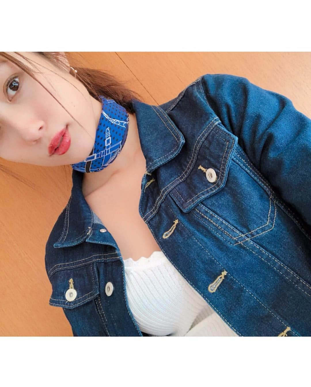 広瀬未花さんのインスタグラム写真 - (広瀬未花Instagram)「暖かくなってきて、お洋服もようやく衣替えできてきました🌸 お花見シーズンが楽しみですね♡ そんな今日はfifth ( @fifth_store )のお洋服で、 キレイめなGジャンスタイルにまとめてみたよ♬ 春めいてきてから、差し色にイエローばかり手にとってしまう、、、♡ ・ ベーシックデニムジャケットは軽アウターとしてサクッと羽織れるし、カジュアル系にも綺麗系にも使えるので◎ インナーのホワイトキャミはカーディガンにも使えて何枚かまとめて購入したいくらい笑。 ペンシルスカートはイエローだから、甘くなりすぎないスタイルになるから良い。 最近はもっぱらスカーフしちゃう笑。 ・ しかも40%OFFにて購入できちゃって嬉しい♡fifthのHP見てみてね♬ ・ ・ #fifth #fifthtl #フィフス#ベーシックデニムジャケット#インディゴ#キャミソール#ホワイトキャミソール #ペンシルスカート#イエロー#デニムコーデ」3月22日 18時22分 - micahirose