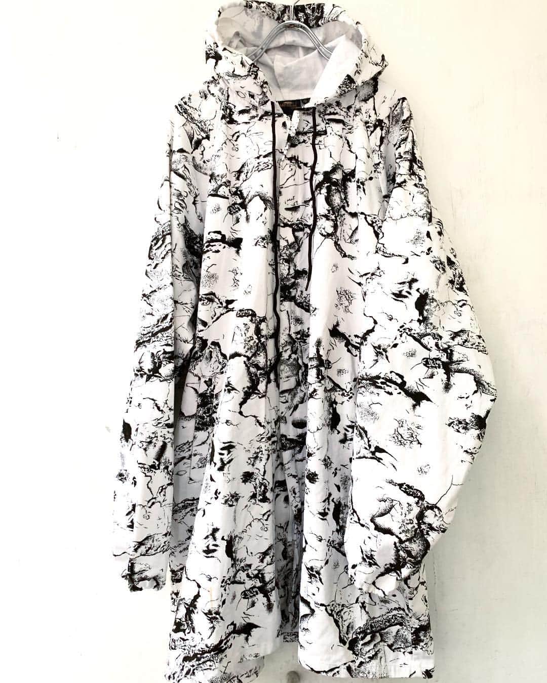 のインスタグラム：「JAMMRU 入荷オープンは3/23です！ 3/23 NEW ARRIVAL!! ALL over print mods PARKA type .  商品のお問い合わせは3/25月曜日以降お電話で承ります。 . #お問い合わせはお電話で承ります #jammru #osaka  #fashion  #streetstyle  #streetfashion  #vtg  #vintage  #used  #usedclothing  #古着 #古着屋 #ファッション #70s #80s #90s #camouflage」