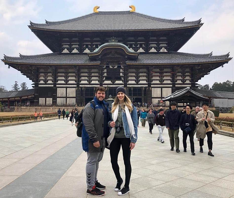 SuelleOliveiraさんのインスタグラム写真 - (SuelleOliveiraInstagram)「Chegamos em Nara!!!! Já tinha estado em Kyoto duas vezes e queria muito conhecer Nara, que foi a primeira capital do Japão e tem mais de 1300 anos!  Um charme de lugar e templos de cair o queixo!😱🎎」3月22日 18時27分 - suelleoliveira