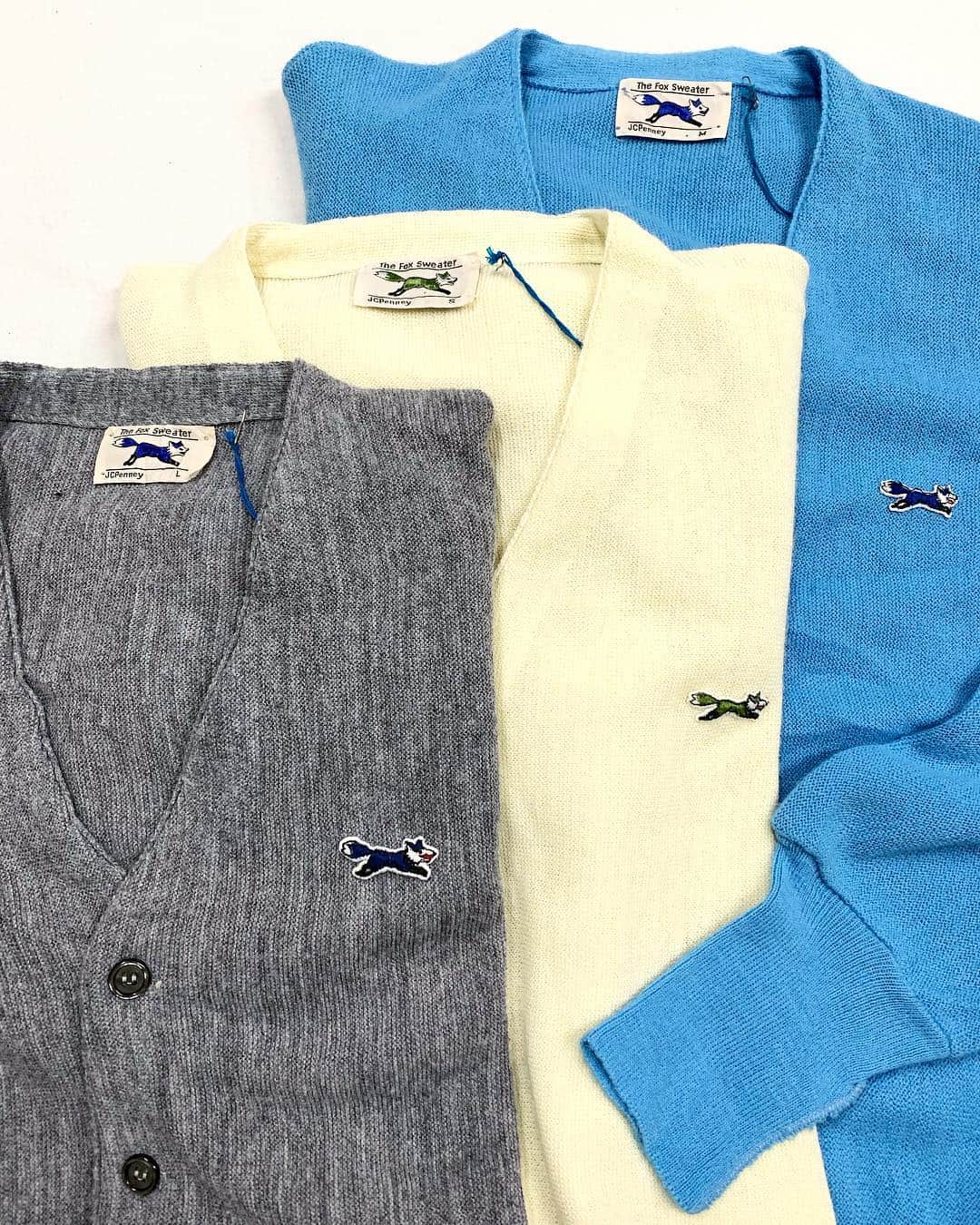 のインスタグラム：「JAMMRU 入荷オープンは3/23です！ 3/23 NEW ARRIVAL!! FOX sweater cardigan .  商品のお問い合わせは3/25月曜日以降お電話で承ります。 . #お問い合わせはお電話で承ります #jammru #osaka  #fashion  #streetstyle  #streetfashion  #vtg  #vintage  #used  #usedclothing  #古着 #古着屋 #ファッション #70s #80s #90s#foxsweater#jcpenney #kurtcobain」