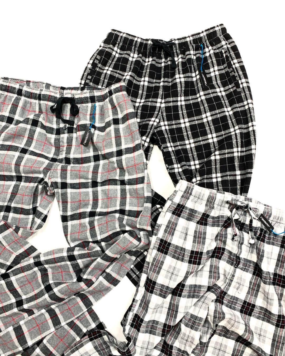 のインスタグラム：「JAMMRU 入荷オープンは3/23です！ 3/23 NEW ARRIVAL!! pajama PANTS .  商品のお問い合わせは3/25月曜日以降お電話で承ります。 . #お問い合わせはお電話で承ります #jammru #osaka  #fashion  #streetstyle  #streetfashion  #vtg  #vintage  #used  #usedclothing  #古着 #古着屋 #ファッション #70s #80s #90#pajamas」