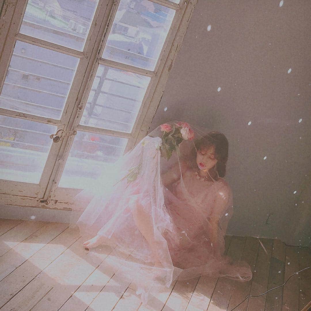 中村里砂さんのインスタグラム写真 - (中村里砂Instagram)「遅くなりましたが、LARME発売しました。 ピンクの企画が可愛かった🌷 たくさんでてます、みてね☺︎」3月22日 18時39分 - risa_doll_