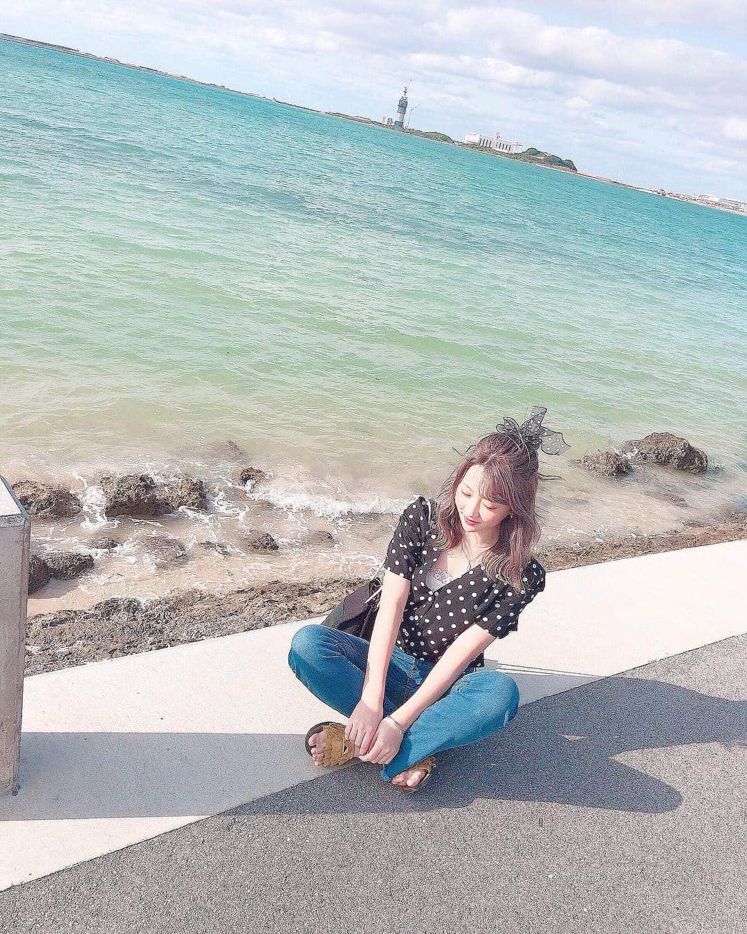 高辻千夏さんのインスタグラム写真 - (高辻千夏Instagram)「✈️Okinawa ･ ･ 太陽と海風が気持ちよかった～!❤︎ ･ 初めて沖縄に行ったんだけど 海も綺麗で人も暖かくて、だいすきになりました… また来たい🤤🤤🌺🌴🐠 ･ #沖縄旅行 #沖縄 #瀬長島 #ウミカジテラス #海 #旅行 #여행스타그램 #일본 #일상 #데일리 #데일리룩 #패션 #여행스냅 #일본여행 #여행 #오키나와 #okinawa #japan #travel #landscape #view #sightseeing #happy #beautiful」3月22日 18時35分 - chinatsujk