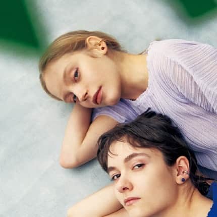 のインスタグラム：「【本館4F/ete】 “Odd Earring/Piece”  イヤーカフとピアスを 組み合わせているように見え、 １つ着けるだけでトレンド感のある 耳元を演出できる欲張りなジュエリー  #ペリエ#ペリエ千葉#ete#エテ#ペリエDS」