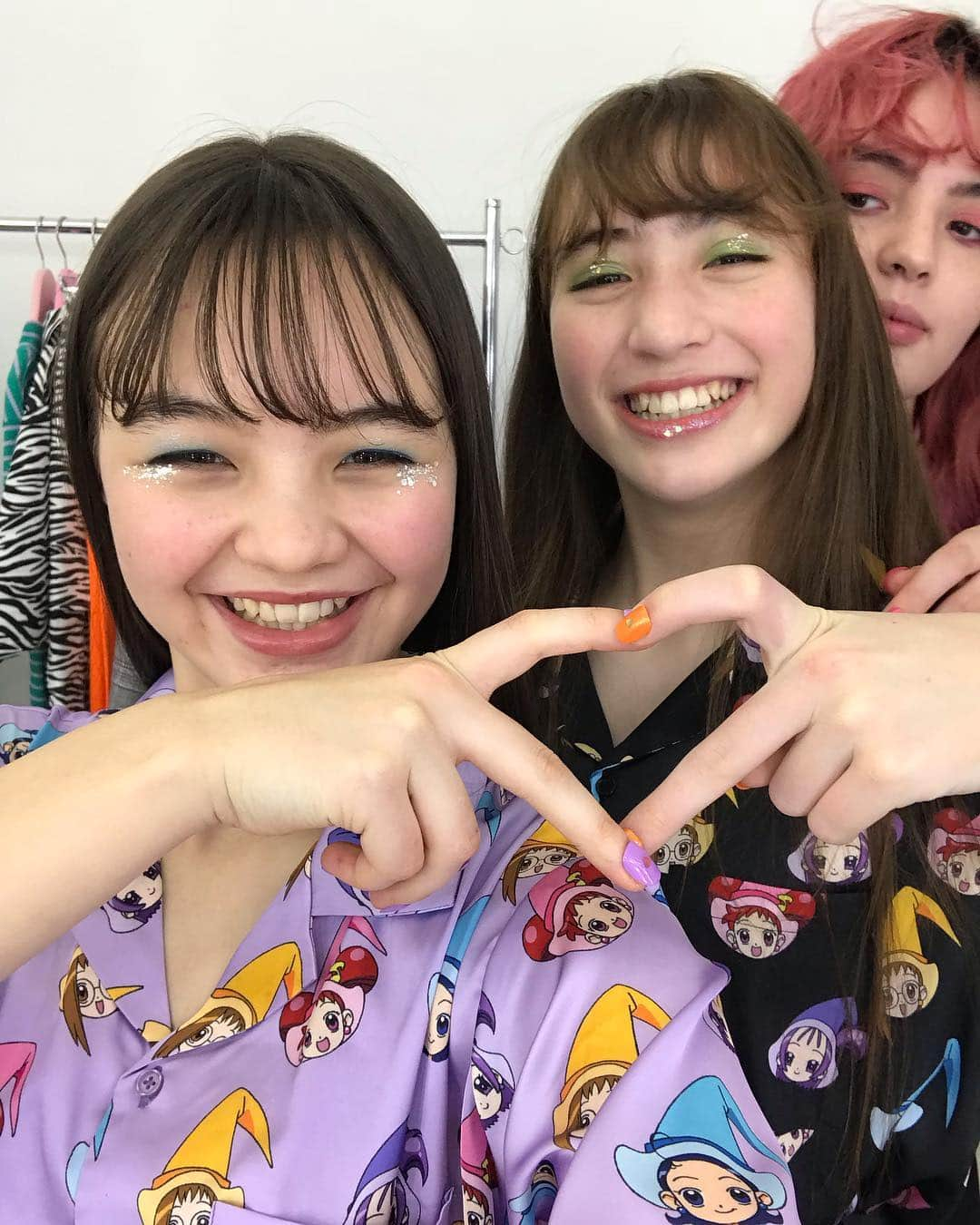 藤田エミリさんのインスタグラム写真 - (藤田エミリInstagram)「3人でW♡Cの撮影は初めて💗💗 ドキドキ💓💓」3月22日 18時42分 - 7_emil_y