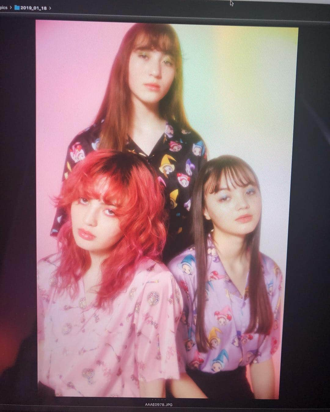 藤田エミリさんのインスタグラム写真 - (藤田エミリInstagram)「3人でW♡Cの撮影は初めて💗💗 ドキドキ💓💓」3月22日 18時42分 - 7_emil_y