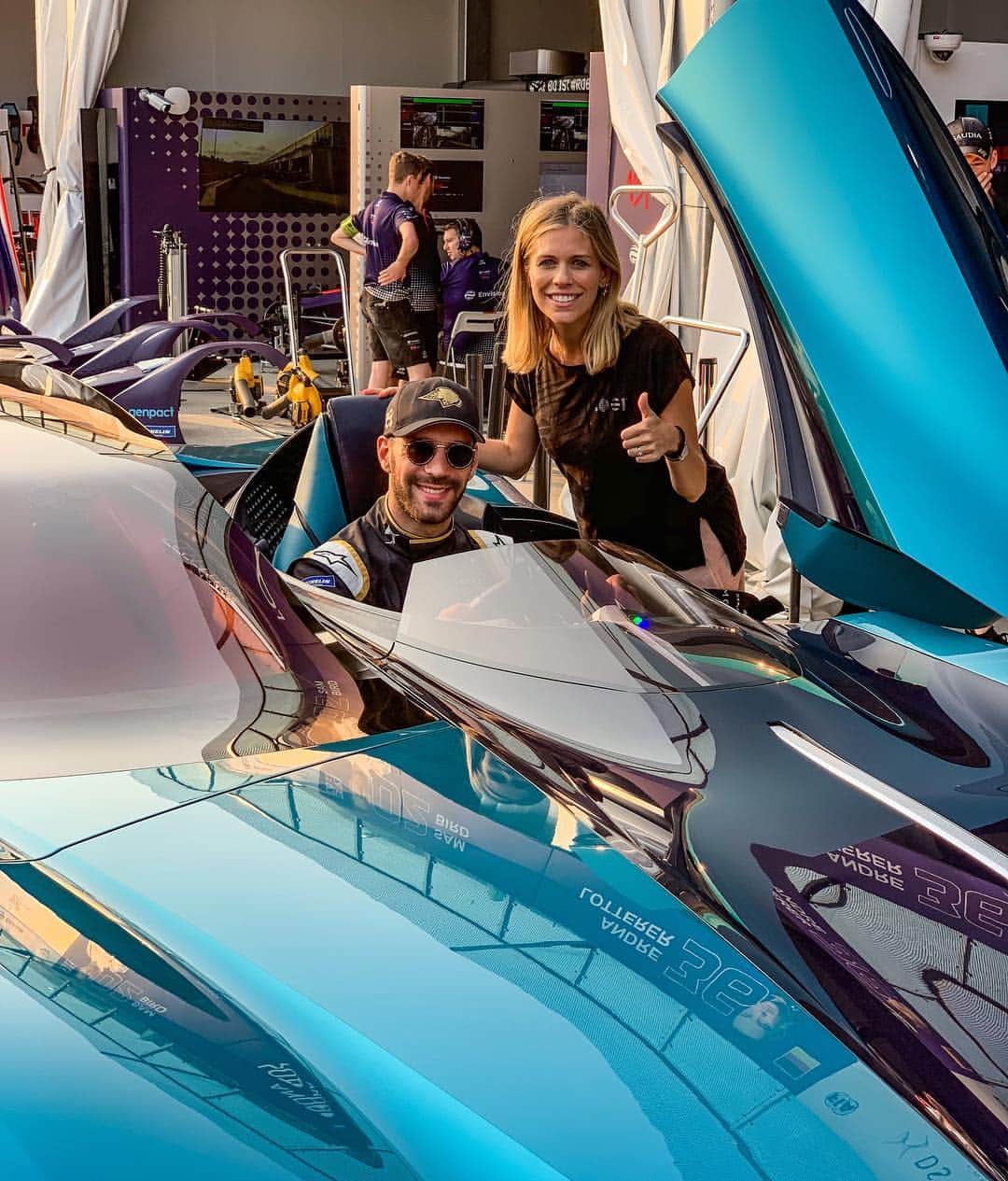 ジャン＝エリック・ベルニュさんのインスタグラム写真 - (ジャン＝エリック・ベルニュInstagram)「Showing @nickishields the DS X E-Tense Concept Car by @ds_official Enjoy the ride ⚡️ #ConceptCar #DSXETense #DS #SanyaEPrix #DSTecheetah #ABBFormulaE #JEV25」3月22日 18時42分 - jeanericvergne