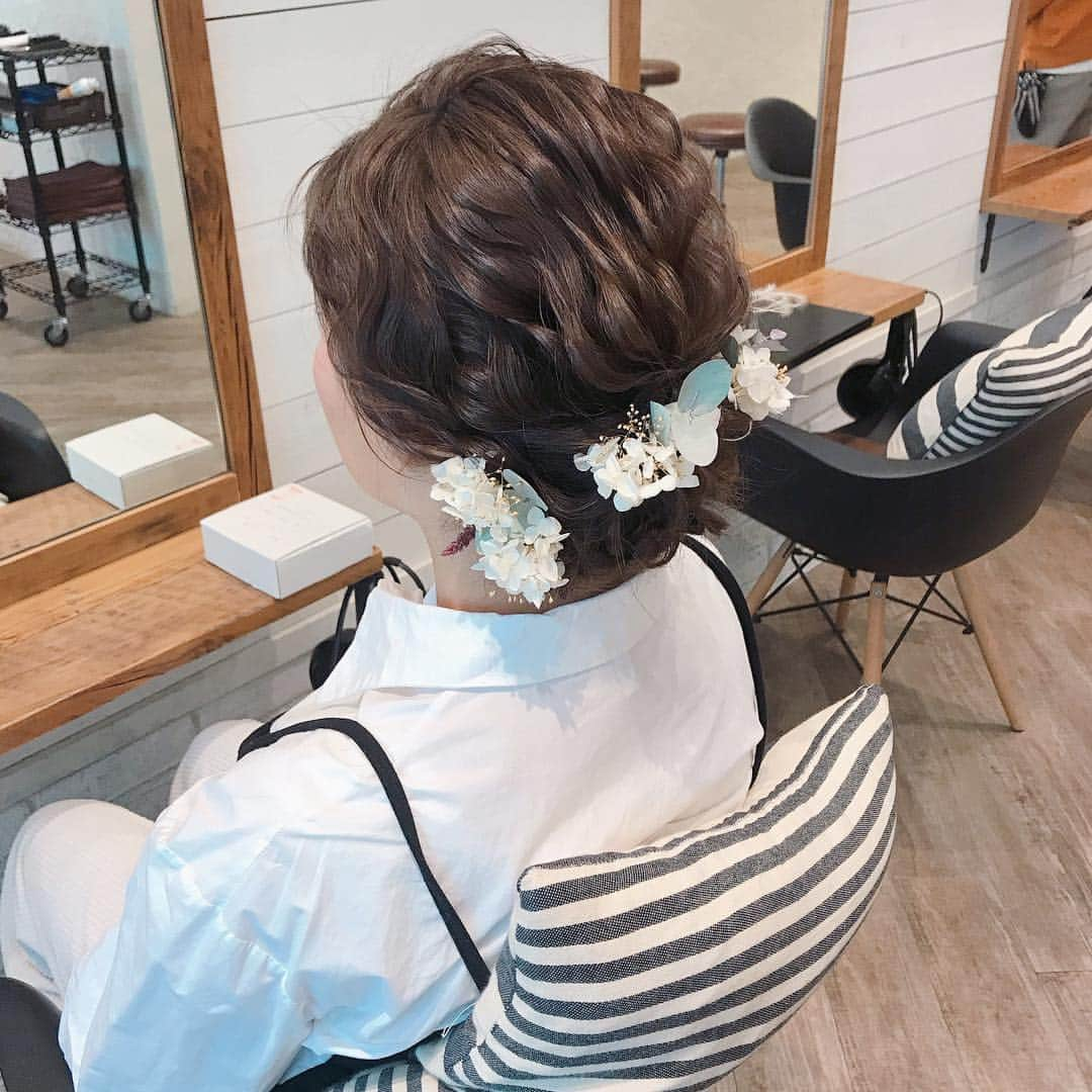 金子真由美さんのインスタグラム写真 - (金子真由美Instagram)「* hair arrange * この後お着物を召されるお客様👘 * #かねこアレンジ #ヘアアレンジ #結婚式 #ブライダルヘア #パーティーヘア #プレ花嫁 #アレンジ #結婚パーティ #和装ヘア」3月22日 18時57分 - kanekomayumi12