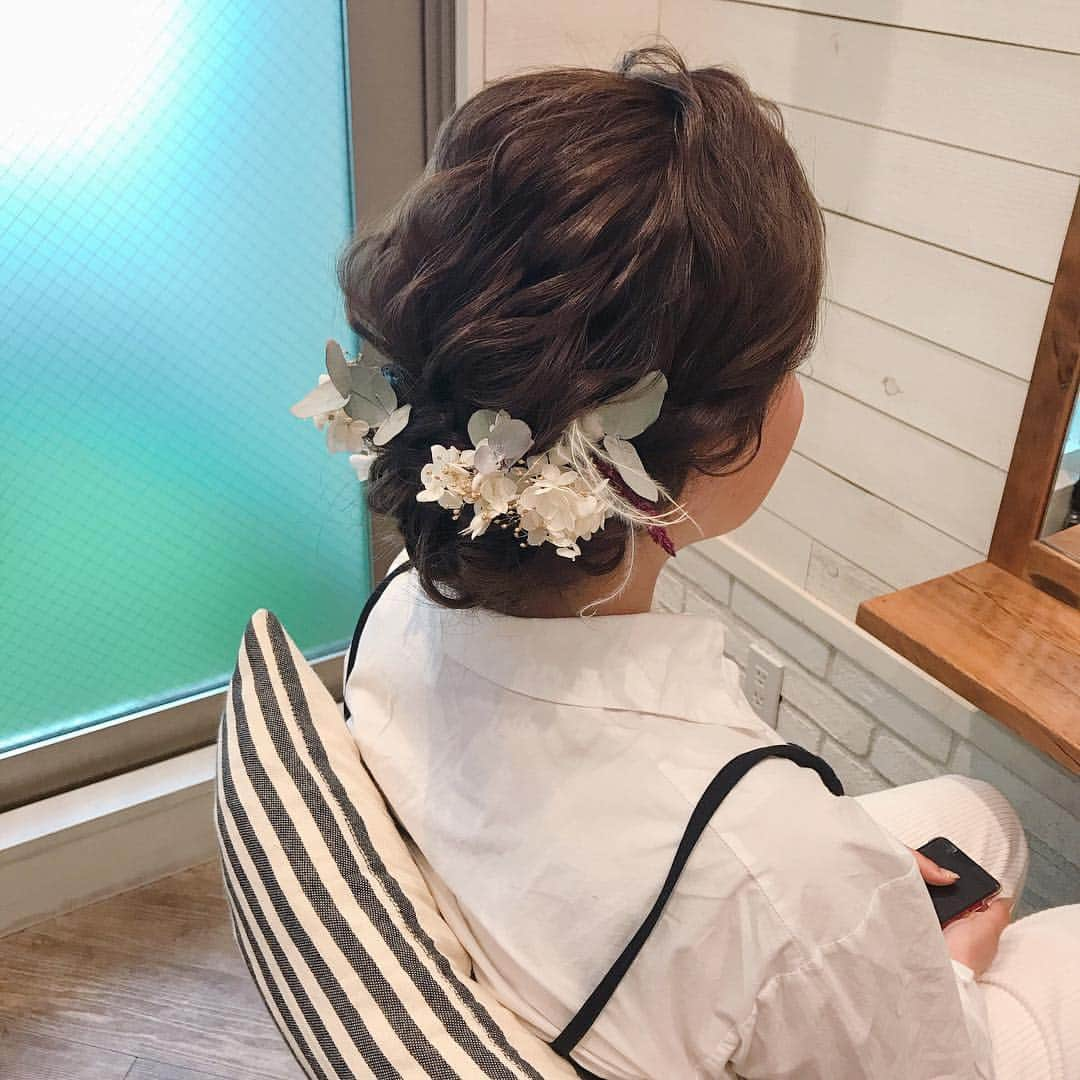 金子真由美さんのインスタグラム写真 - (金子真由美Instagram)「* hair arrange * この後お着物を召されるお客様👘 * #かねこアレンジ #ヘアアレンジ #結婚式 #ブライダルヘア #パーティーヘア #プレ花嫁 #アレンジ #結婚パーティ #和装ヘア」3月22日 18時57分 - kanekomayumi12