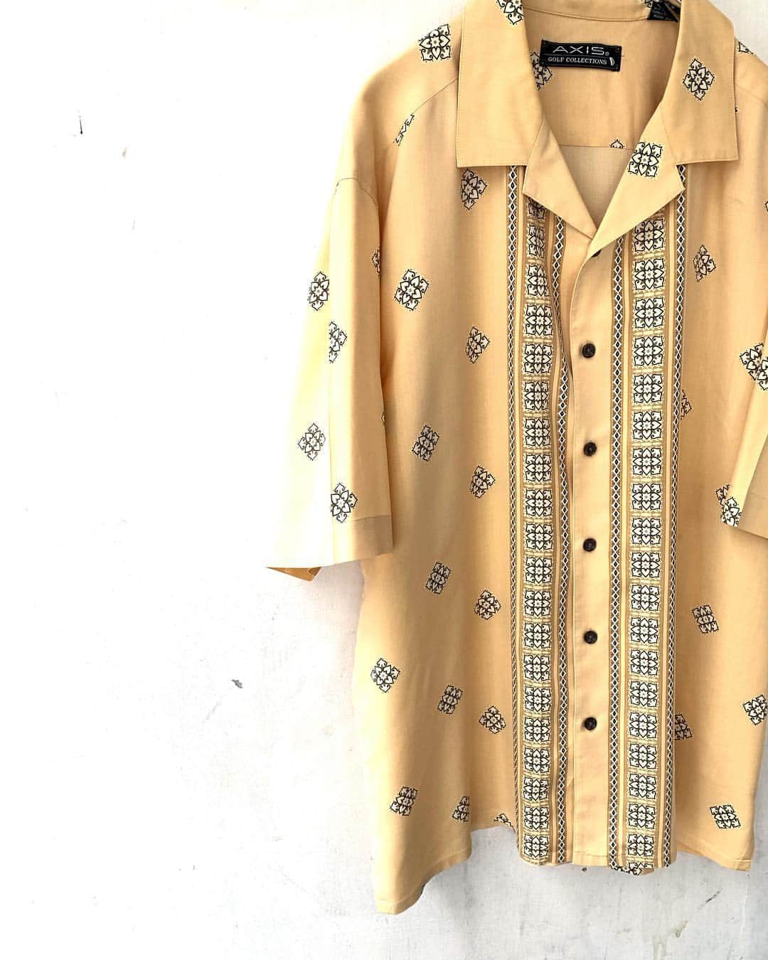 のインスタグラム：「JAMMRU 入荷オープンは3/23です！ 3/23 NEW ARRIVAL!! S/S open colour shirt .  商品のお問い合わせは3/25月曜日以降お電話で承ります。 . #お問い合わせはお電話で承ります #jammru #osaka  #fashion  #streetstyle  #streetfashion  #vtg  #vintage  #used  #usedclothing  #古着 #古着屋 #ファッション #70s #80s #90s」