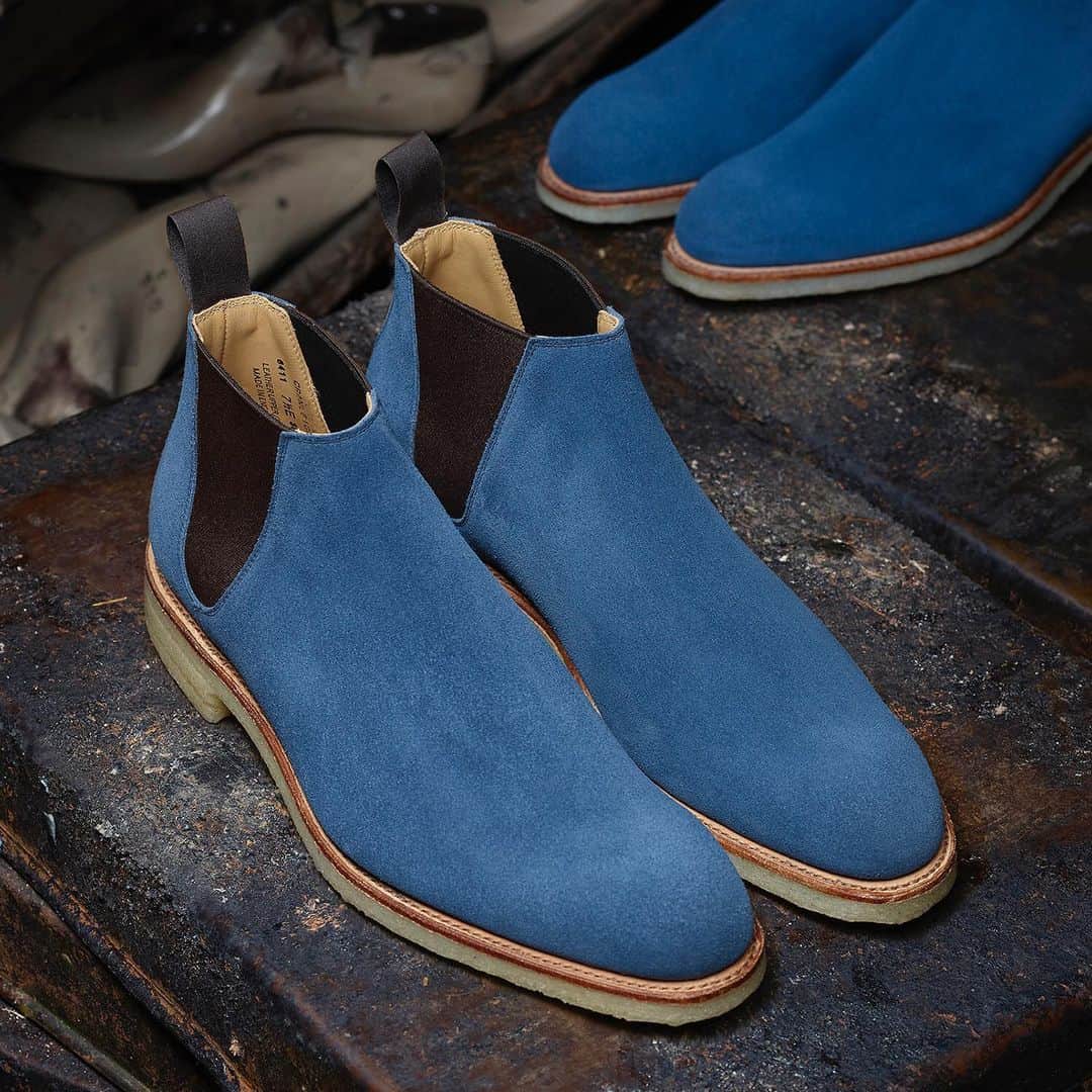 のインスタグラム：「SS19 - Cranleigh in Mid-Blue Suede from ‘The Summer Line’ Capsule Collection. . Last 377 Natural Crepe Sole . #crockettandjones #madetobeworn#newseason #last377」