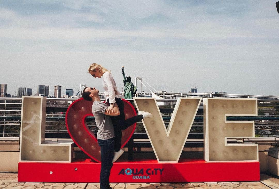 ルーベン・ブロマールトさんのインスタグラム写真 - (ルーベン・ブロマールトInstagram)「Tokyo love 🇯🇵❤️ #odaiba #statueofliberty #rainbowbridgetokyo」3月22日 19時06分 - rubenblommaert