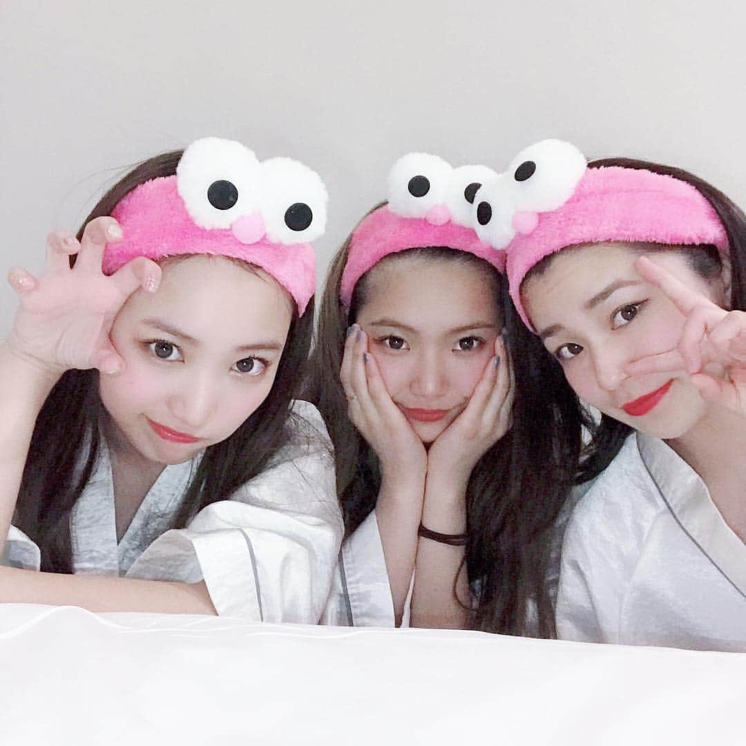 大野莉昂さんのインスタグラム写真 - (大野莉昂Instagram)「3人で卒業旅行、最高に楽しかった💕6年間ずっと一緒におって、もう少しで離れ離れだけど、会いきてね😭 #韓国 #韓国旅行 #ソウル #東大門 #korea #seoul #bff #love #3娘1 #お揃いヘアバンド」3月22日 19時03分 - bbbbrikopanda