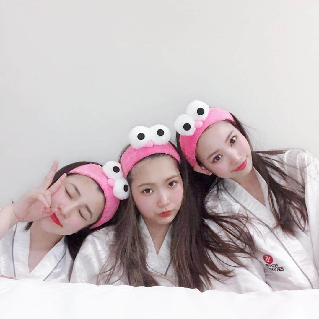 大野莉昂さんのインスタグラム写真 - (大野莉昂Instagram)「3人で卒業旅行、最高に楽しかった💕6年間ずっと一緒におって、もう少しで離れ離れだけど、会いきてね😭 #韓国 #韓国旅行 #ソウル #東大門 #korea #seoul #bff #love #3娘1 #お揃いヘアバンド」3月22日 19時03分 - bbbbrikopanda