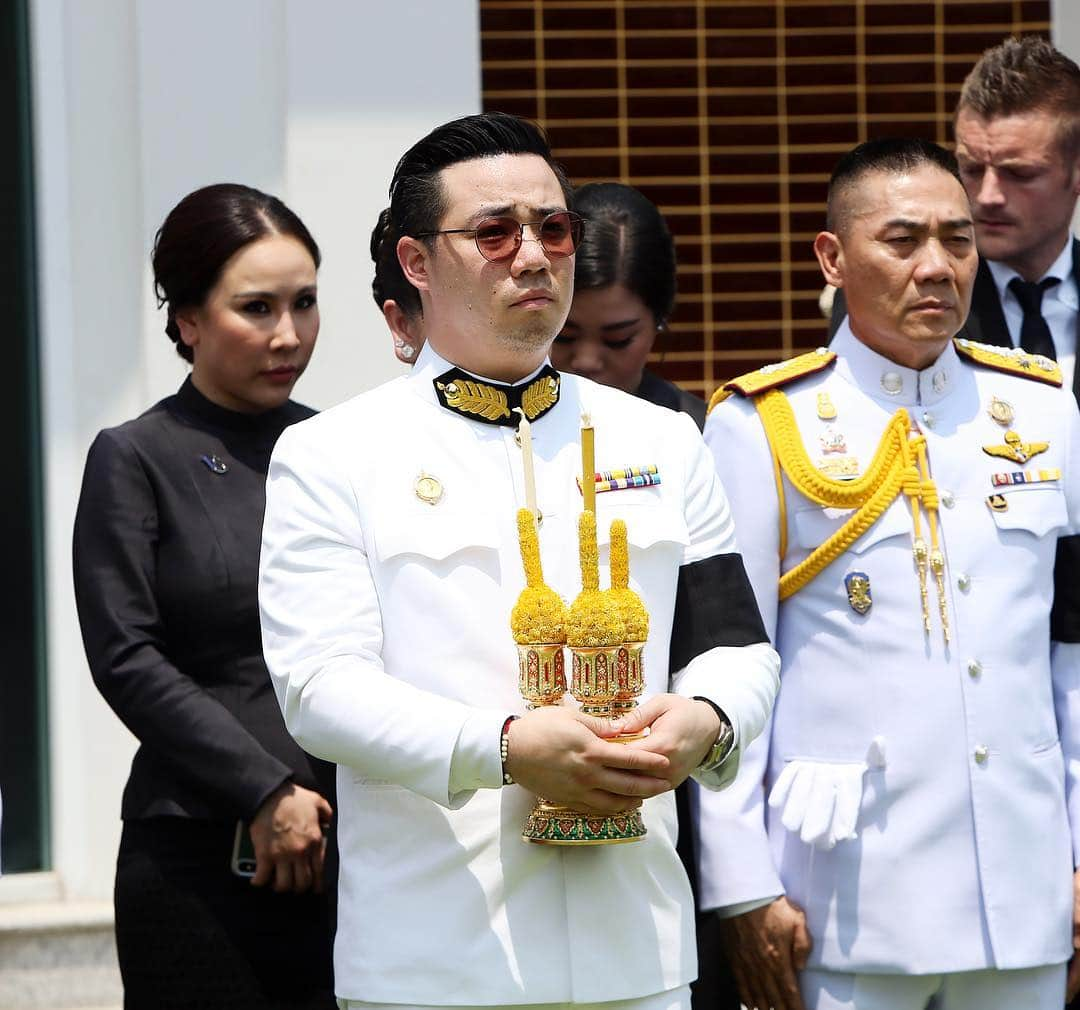 レスター・シティFCさんのインスタグラム写真 - (レスター・シティFCInstagram)「Leicester City staff and players paid a final tribute to Khun Vichai Srivaddhanaprabha in Bangkok on Thursday, as His Majesty King Maha Vajiralongkorn of Thailand presided over the Cremation Ceremony of the Football Club’s beloved late Chairman.」3月22日 19時04分 - lcfc