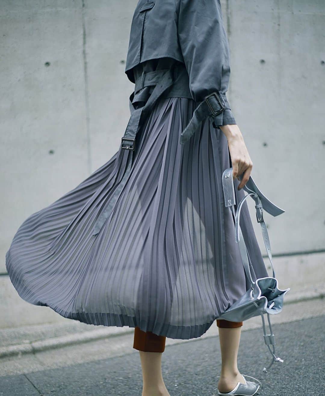 Ameri vintageさんのインスタグラム写真 - (Ameri vintageInstagram)「✔︎Restock & pre order. 03.23(sat.)12:00 3WAY SHEER DOCKING COAT delivery:in the late of May color:gray,beige . #ameri #amerivintage #coat #shopping #fashion #japan」3月22日 19時23分 - amerivintage